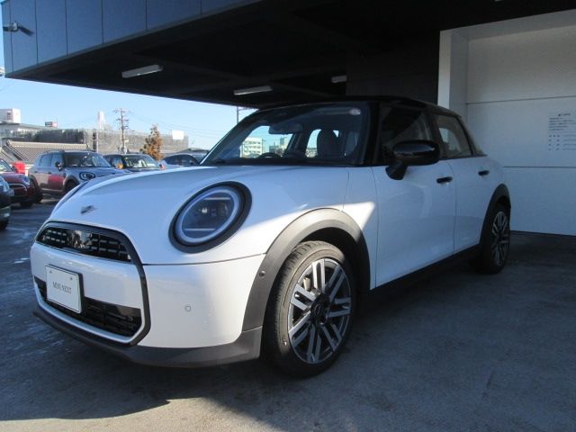 BMW MINI COOPER 5DOOR 2025 Image 31