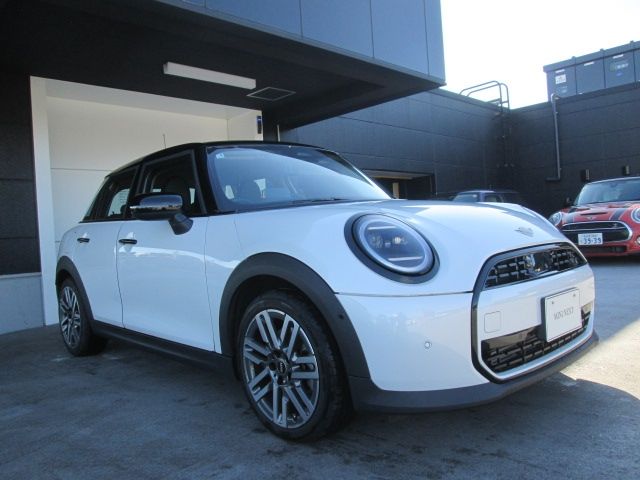 BMW MINI COOPER 5DOOR 2025 Image 31