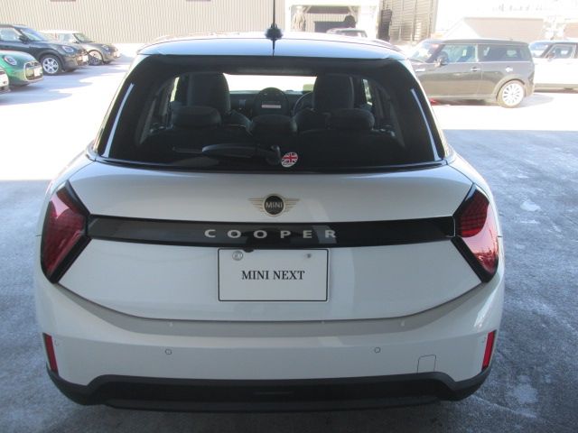 BMW MINI COOPER 5DOOR 2025 Image 31