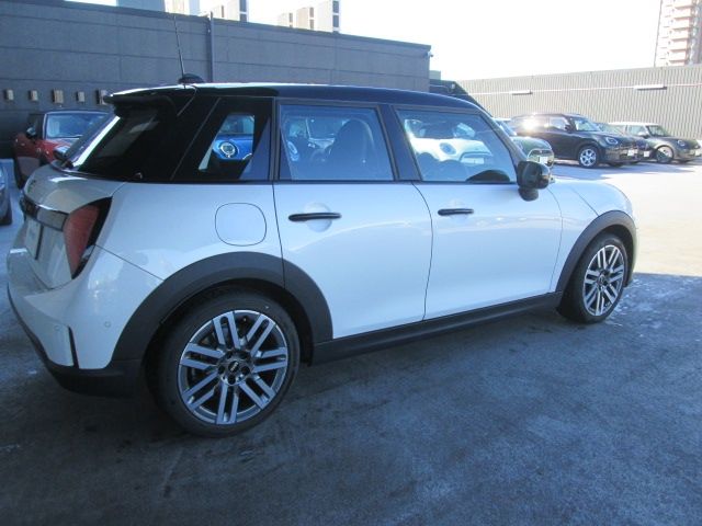 BMW MINI COOPER 5DOOR 2025 Image 31