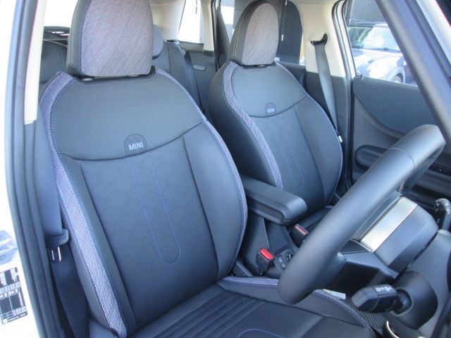 BMW MINI COOPER 5DOOR 2025 Image 31