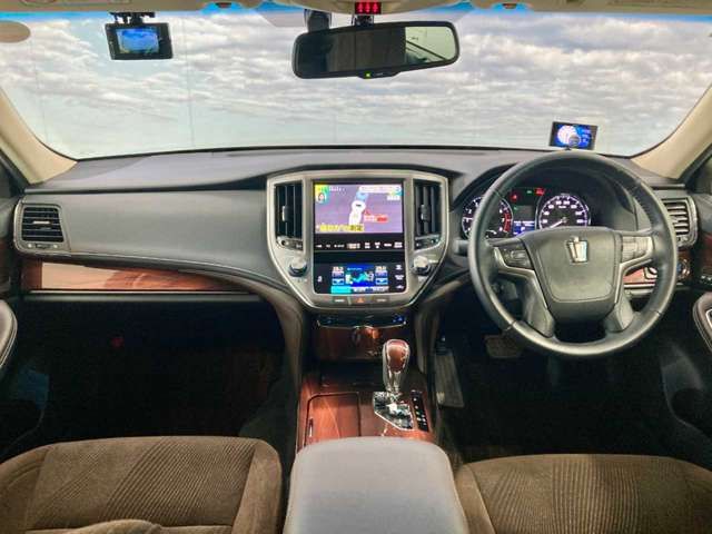 TOYOTA CROWN SEDAN 4WD 2014 Image 31