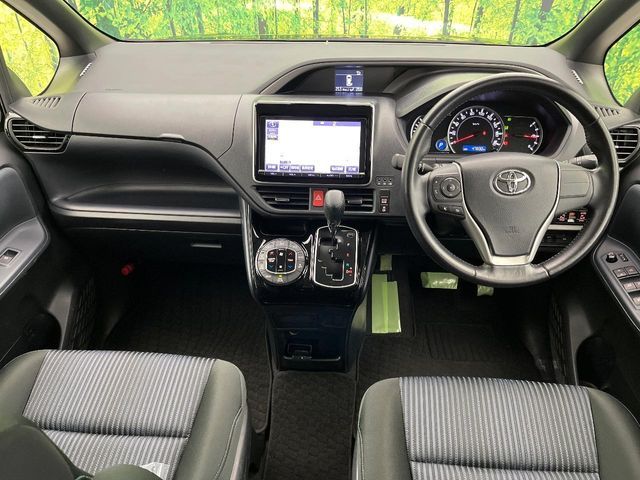 TOYOTA VOXY 2016 Image 31