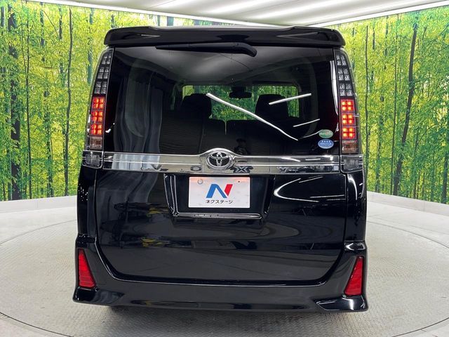 TOYOTA VOXY 2016 Image 31