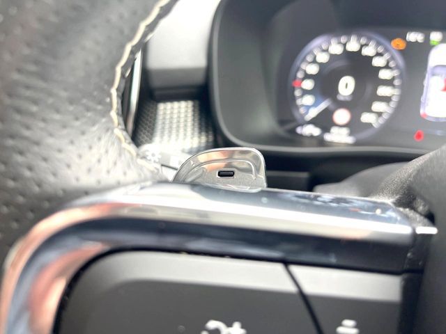 VOLVO XC40 2018 Image 31