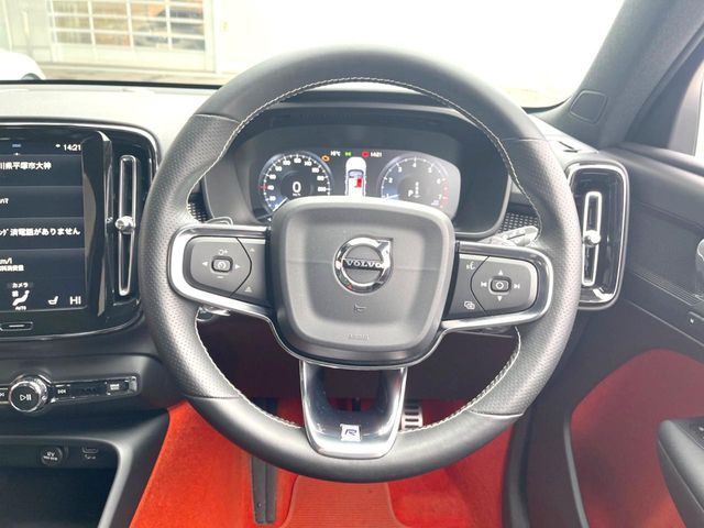 VOLVO XC40 2018 Image 31