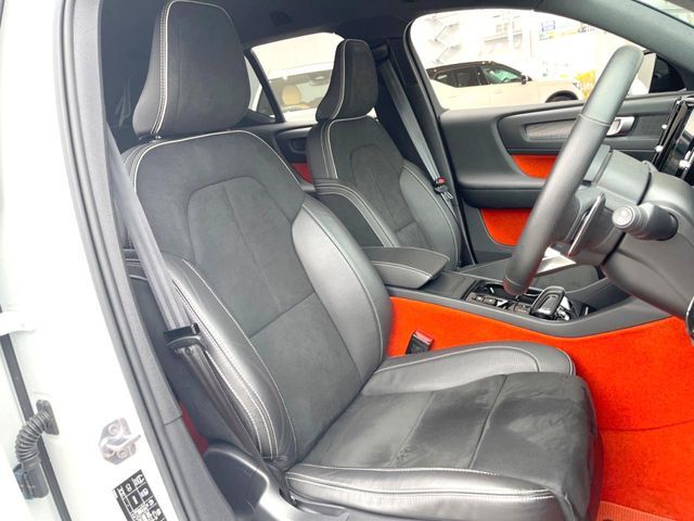 VOLVO XC40 2018 Image 31