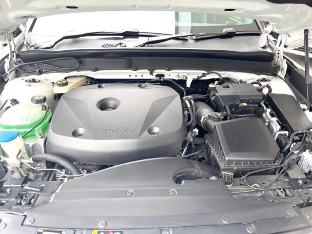 VOLVO XC40 2018 Image 31