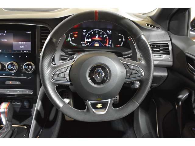 RENAULT MEGANE HATCH 2022 Image 31