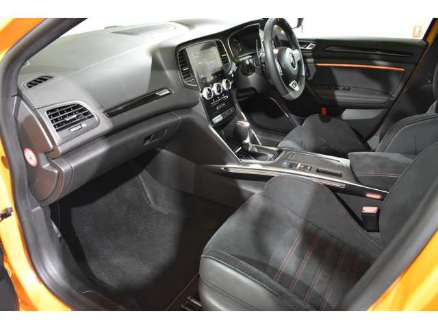 RENAULT MEGANE HATCH 2022 Image 31