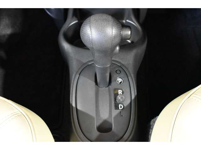 MITSUOKA VIEWT 2013 Image 31