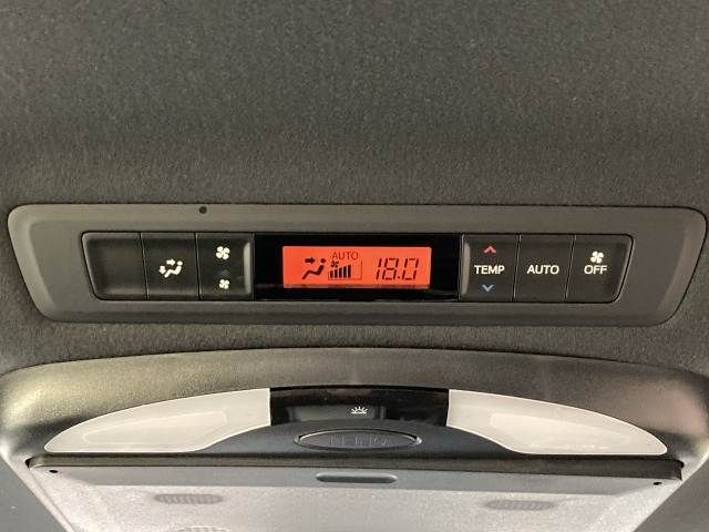 TOYOTA ESQUIRE HYBRID 2017 Image 31