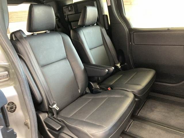 TOYOTA ESQUIRE HYBRID 2017 Image 31