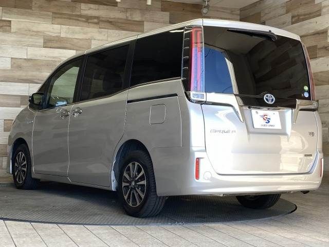 TOYOTA ESQUIRE HYBRID 2017 Image 31