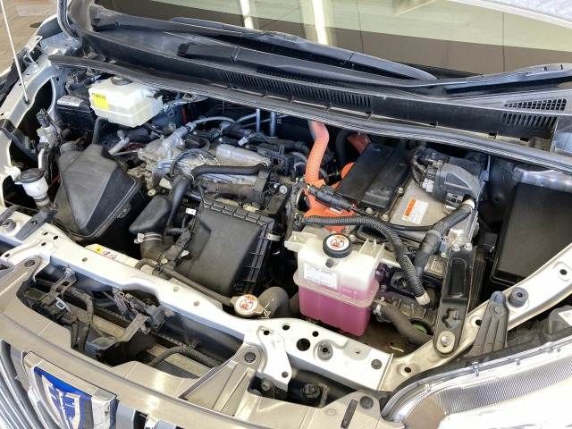 TOYOTA ESQUIRE HYBRID 2017 Image 31