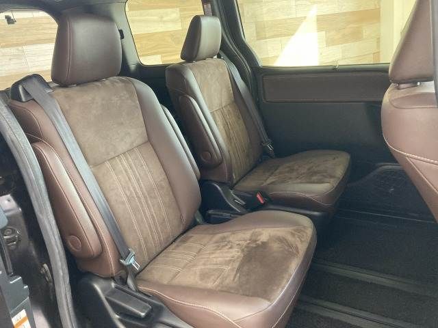 TOYOTA ESQUIRE HYBRID 2017 Image 31