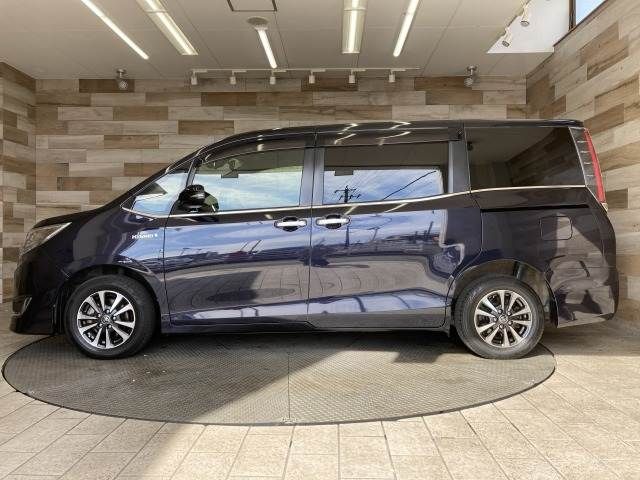 TOYOTA ESQUIRE HYBRID 2017 Image 31