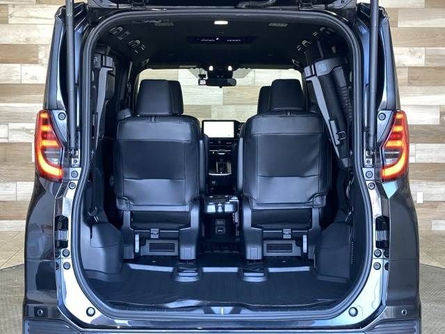 TOYOTA NOAH HYBRID 2023 Image 31