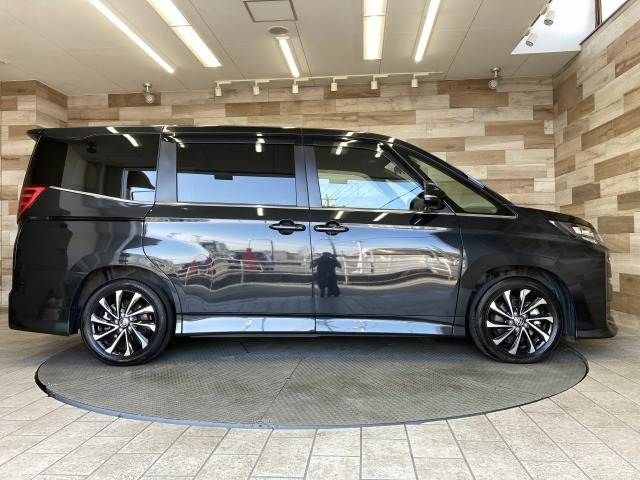 TOYOTA NOAH HYBRID 2023 Image 31