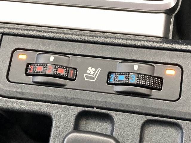 TOYOTA LANDCRUISER PRADO 2022 Image 31