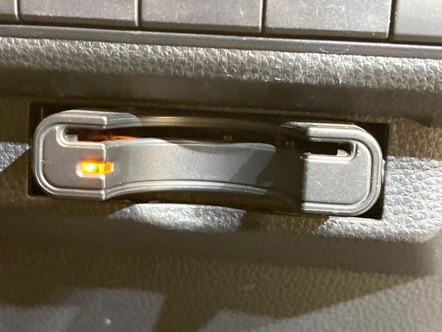 TOYOTA COROLLA TOURING HYBR 2019 Image 31