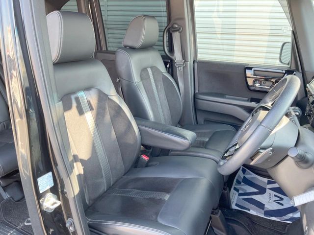 HONDA N BOX CUSTOM 2021 Image 31