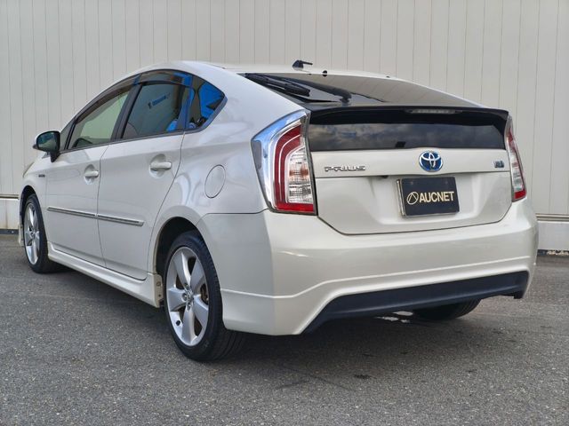 TOYOTA PRIUS 2013 Image 31