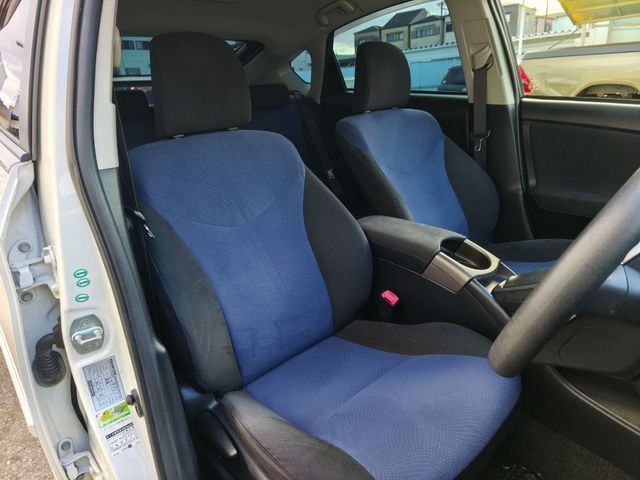 TOYOTA PRIUS 2013 Image 31