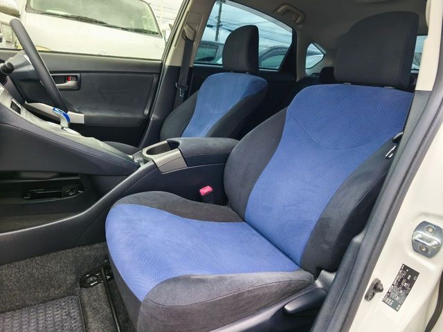 TOYOTA PRIUS 2013 Image 31