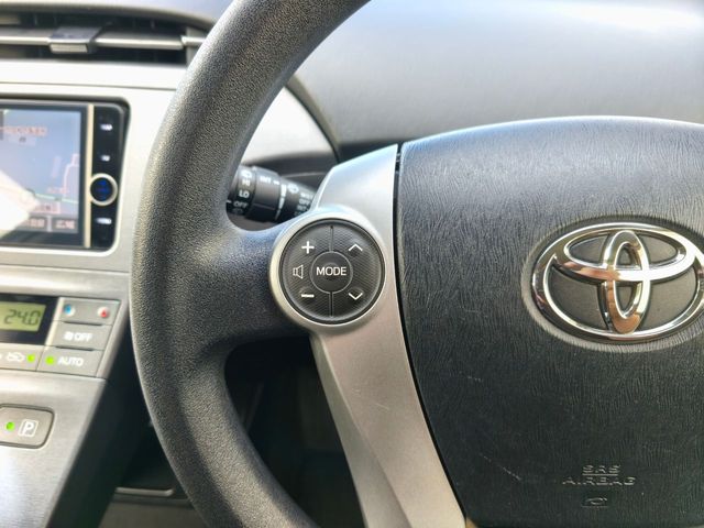 TOYOTA PRIUS 2013 Image 31