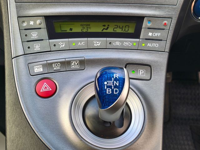 TOYOTA PRIUS 2013 Image 31