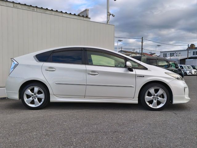 TOYOTA PRIUS 2013 Image 31
