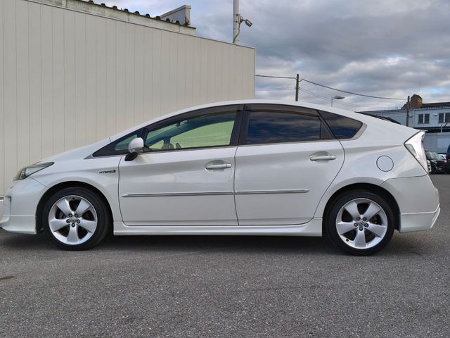 TOYOTA PRIUS 2013 Image 31