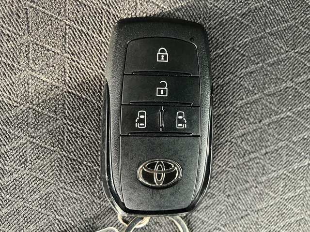 TOYOTA VOXY HYBRID 2023 Image 31