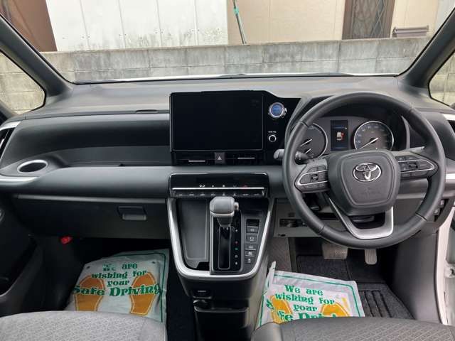 TOYOTA VOXY HYBRID 2023 Image 31