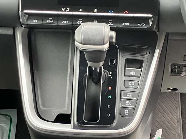 TOYOTA VOXY HYBRID 2023 Image 31