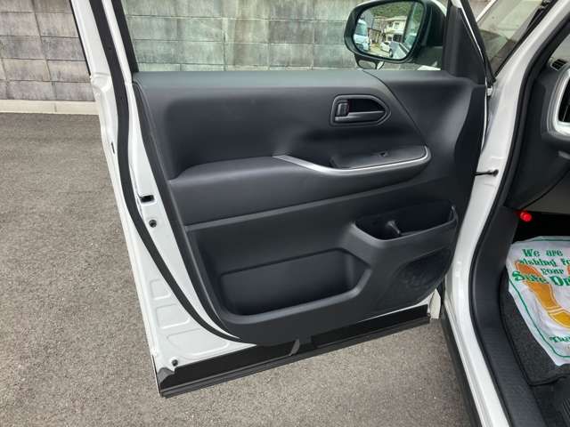 TOYOTA VOXY HYBRID 2023 Image 31