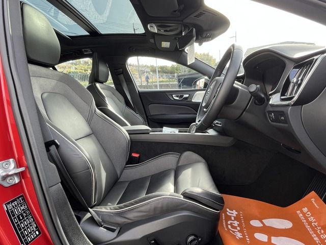 VOLVO S60 2022 Image 31