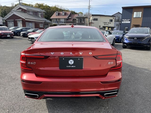 VOLVO S60 2022 Image 31