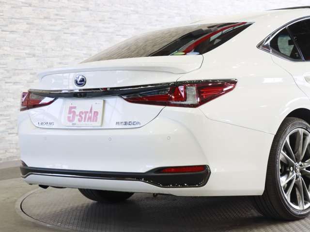 TOYOTA LEXUS ES300H 2019 Image 31