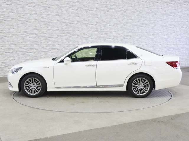 TOYOTA CROWN SEDAN HYBRID 2018 Image 31