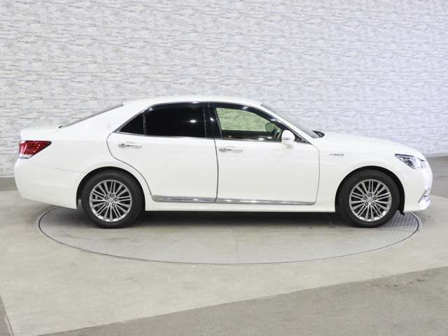 TOYOTA CROWN SEDAN HYBRID 2018 Image 31