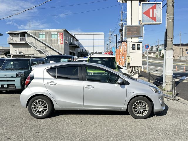 TOYOTA AQUA 2015 Image 31