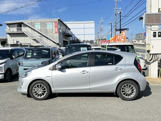 TOYOTA AQUA 2015 Image 31