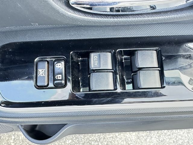 TOYOTA AQUA 2015 Image 31