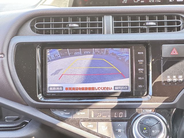 TOYOTA AQUA 2015 Image 31