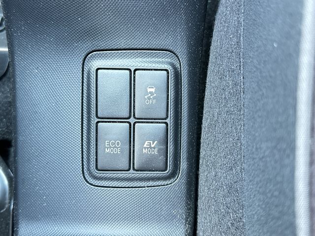 TOYOTA AQUA 2015 Image 31