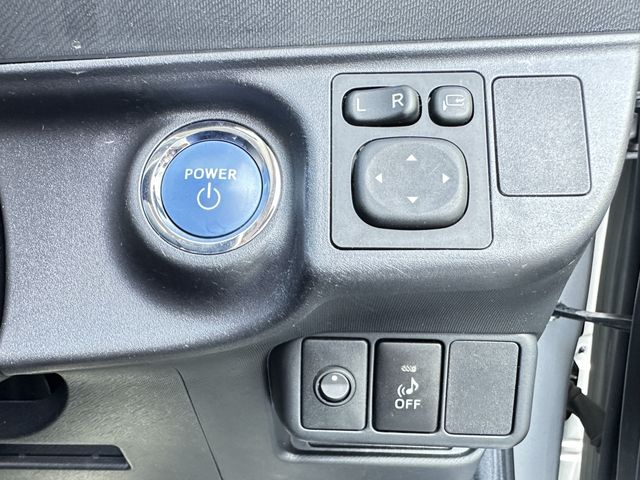 TOYOTA AQUA 2015 Image 31