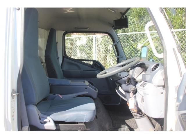 MITSUBISHI CANTER 2016 Image 31