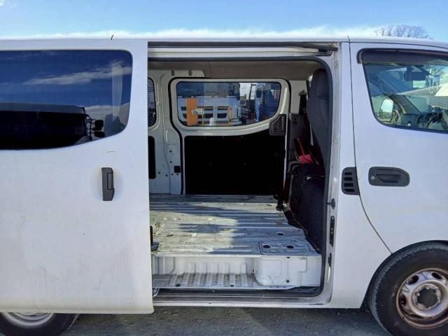 ISUZU コモ 2012 Image 31